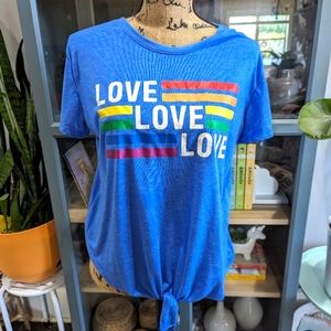 Super cute Love shirt